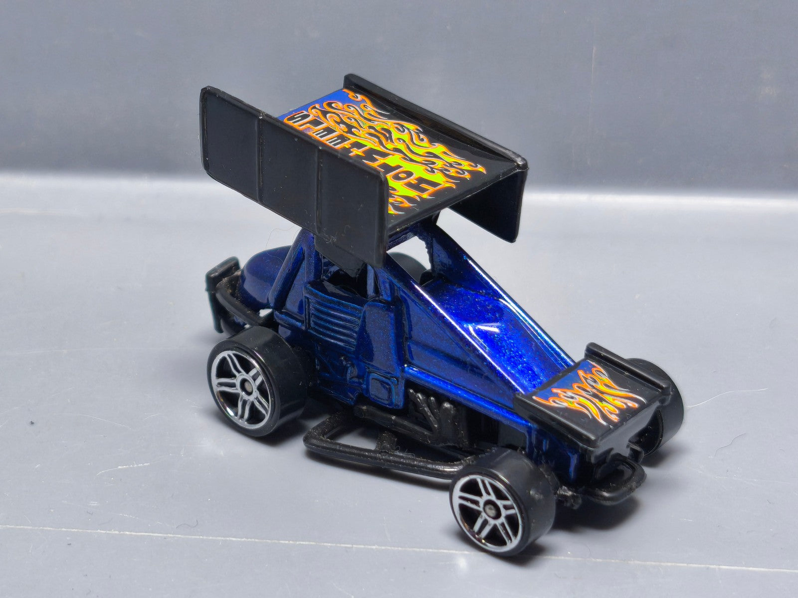 Hot Wheels Slideout 2006-217  (A15)