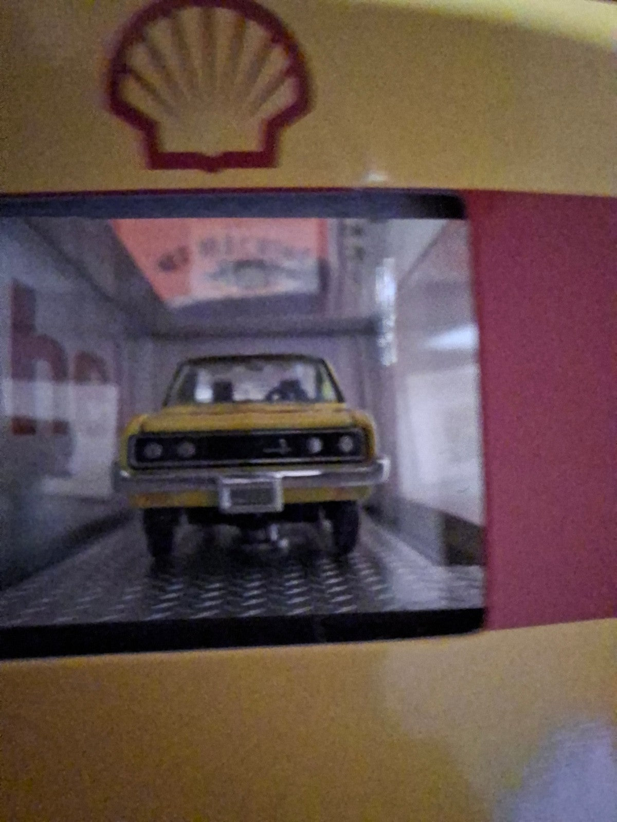 M2 Machines Auto-Thentics R99 1977 Datsun Pickup Shell (NP49)