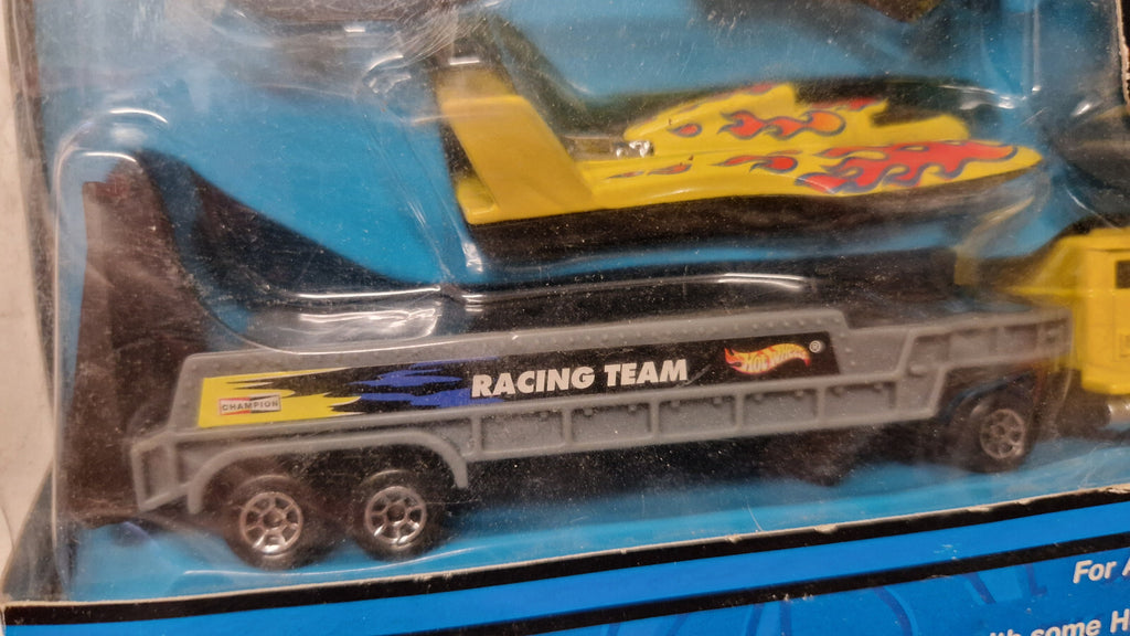 Hot Wheels 1999 racing haulers Hydroplane     (C5)