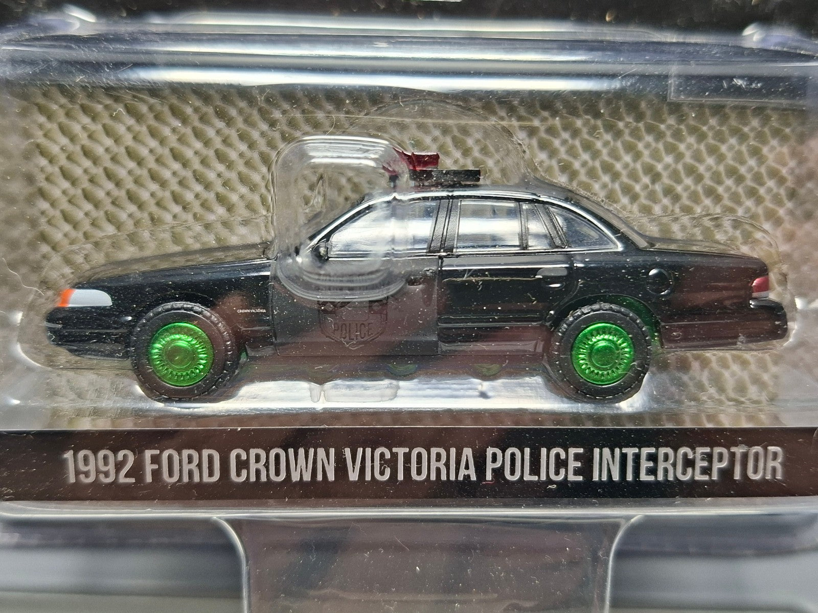 Greenlight Black Bandit 1992 Ford Crown Victoria Police Green  Chase (NG21)