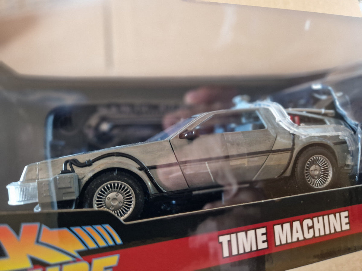 Jada 1/24 Time Machine Back to the Future 1, silver  (ET)