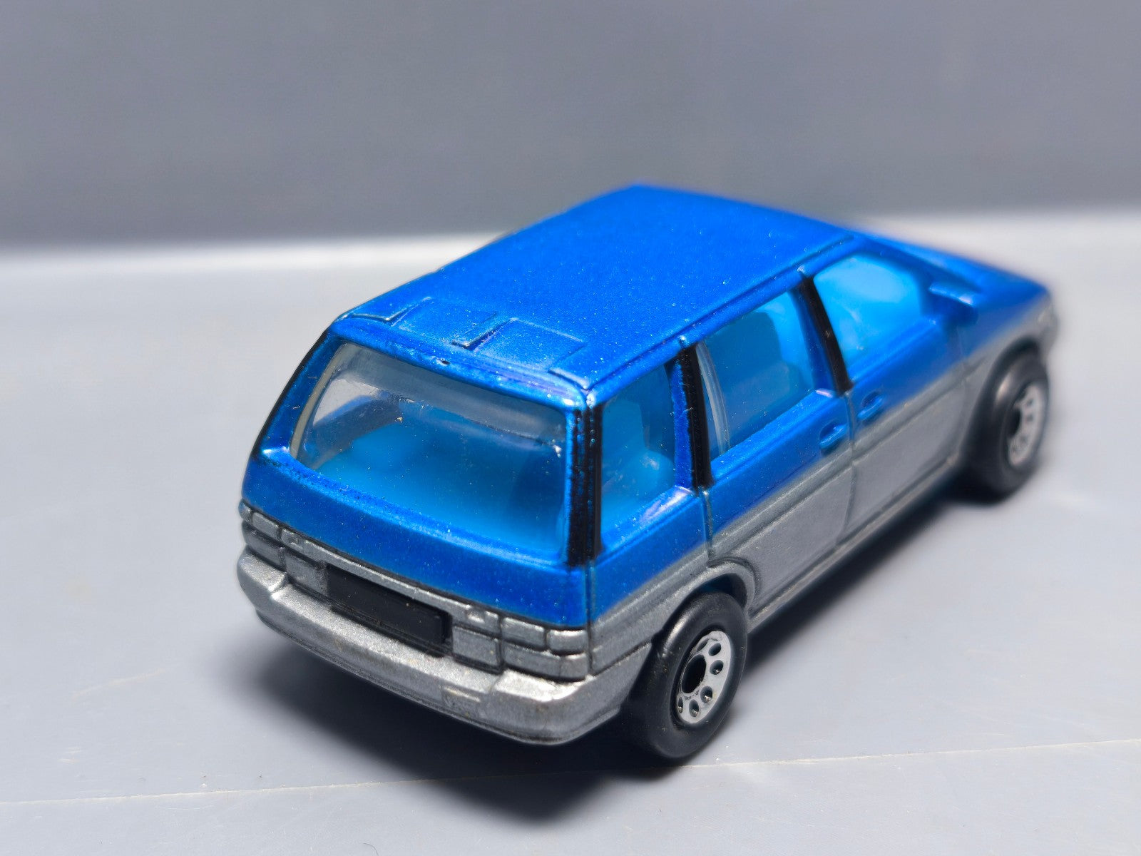 Matchbox 1987 mainline  Nissan prairie      (A20)
