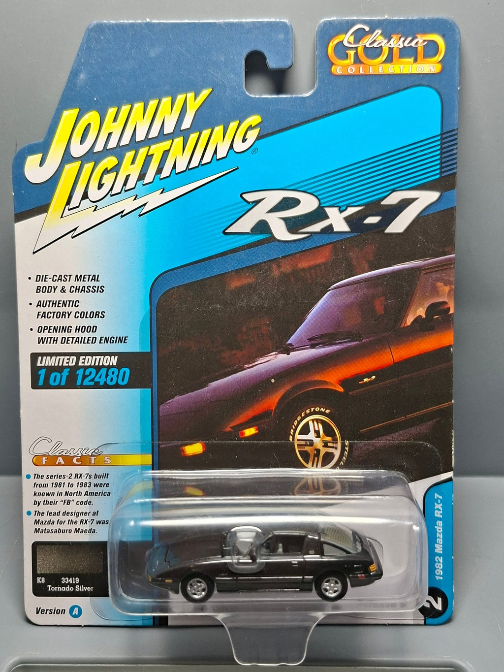 Johnny Lightning Classic gold 1982 mazda RX-7  (NG05)
