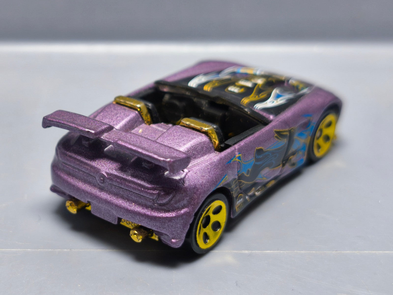 Hot Wheels Tantrum  Easter Egg-Clusive (A04)