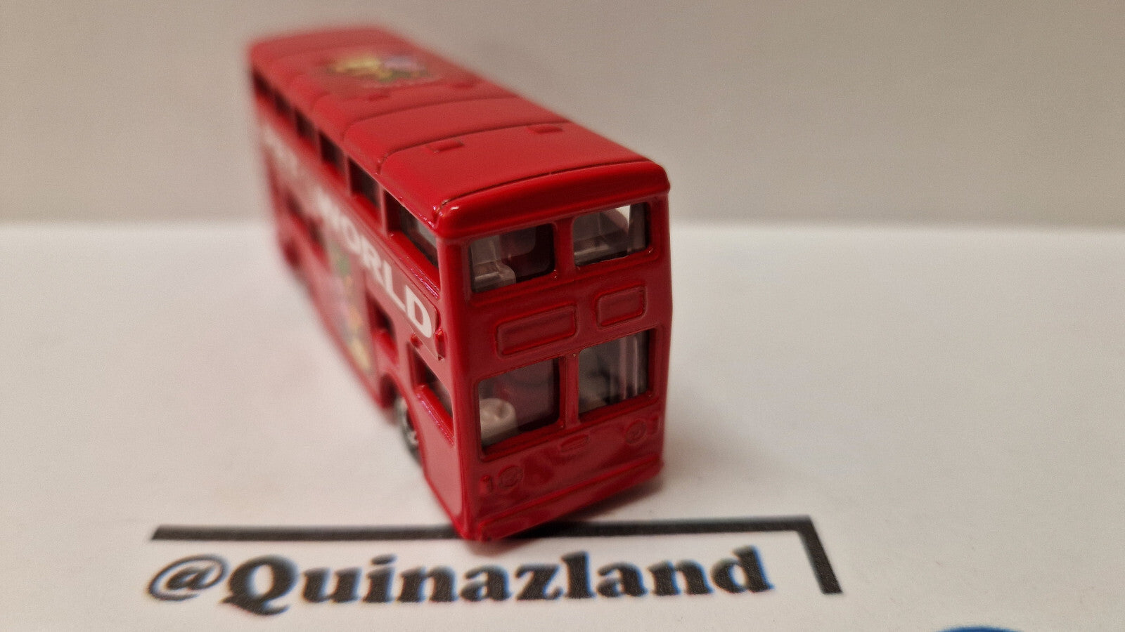 Tomica regular London bus pet world 1/130 (CP08)