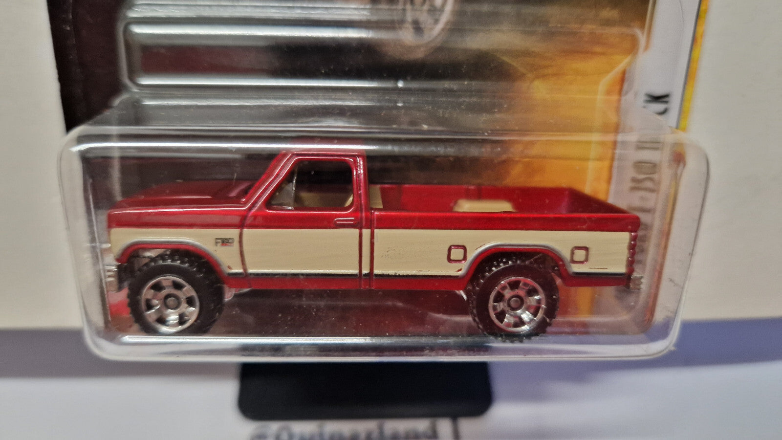 Matchbox 2022 Jurassic World dominion '86 Ford F-150 truck   (NP12)