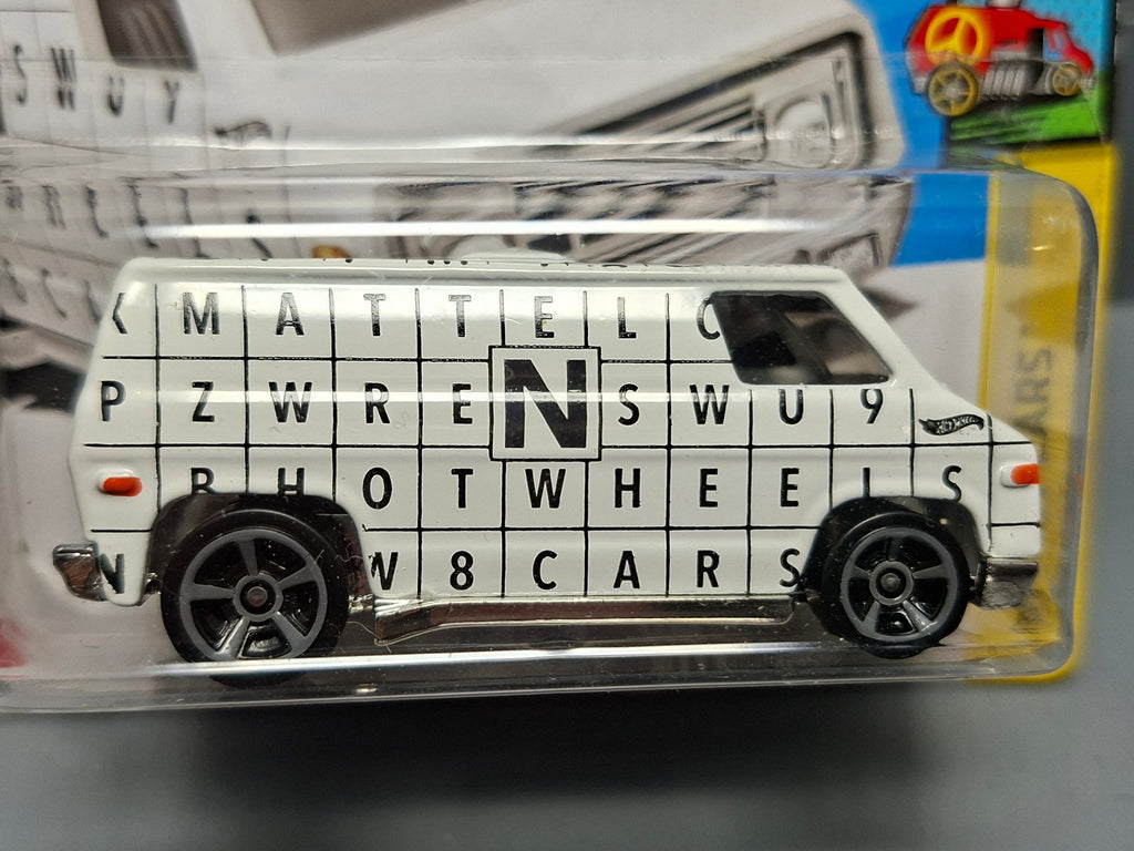 Hot Wheels 70's van 2023-016 (NP12)