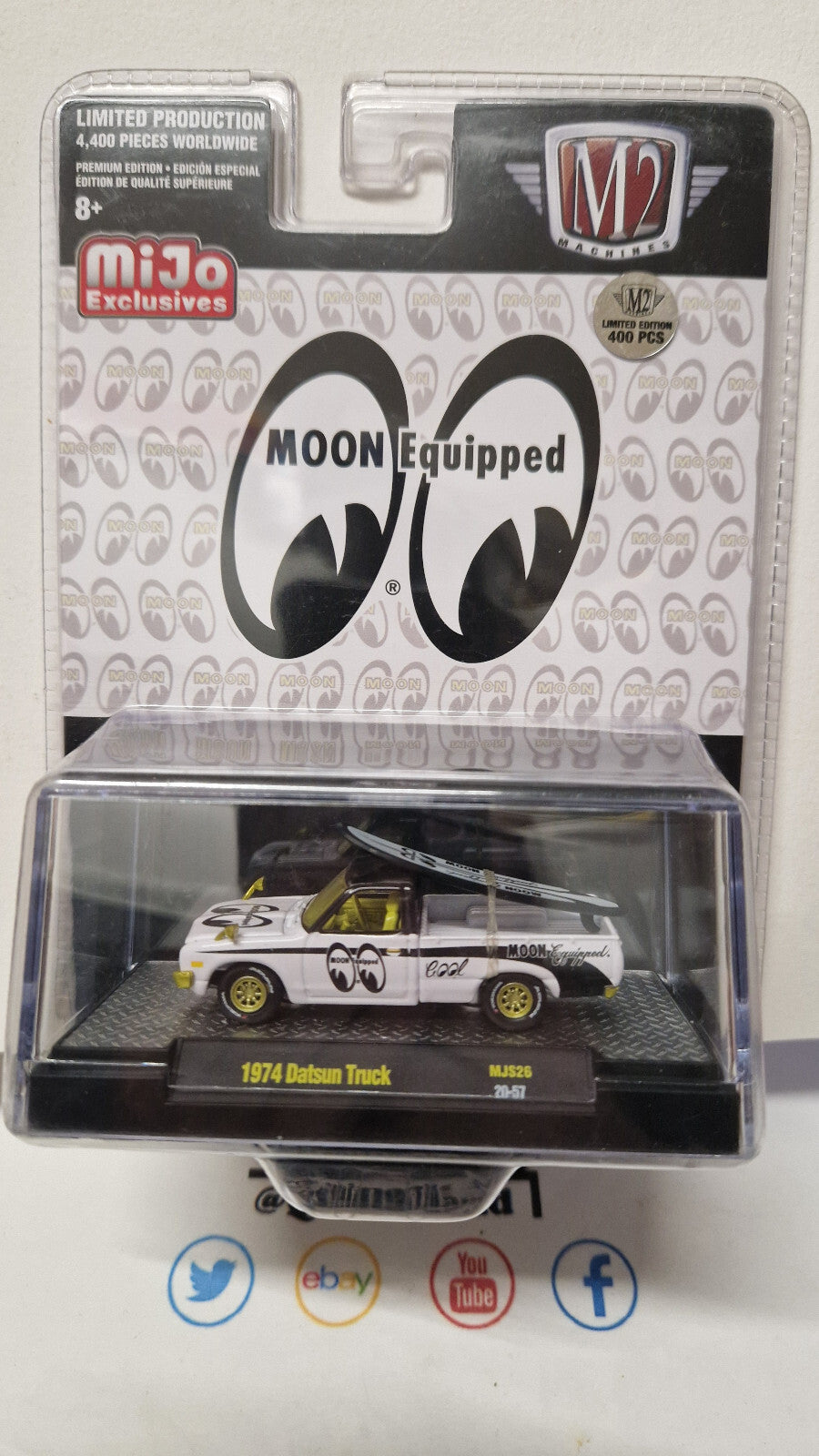 M2 Machines Moon Equipped 1974 Datsun Truck Chase 400 pieces  (NG54)