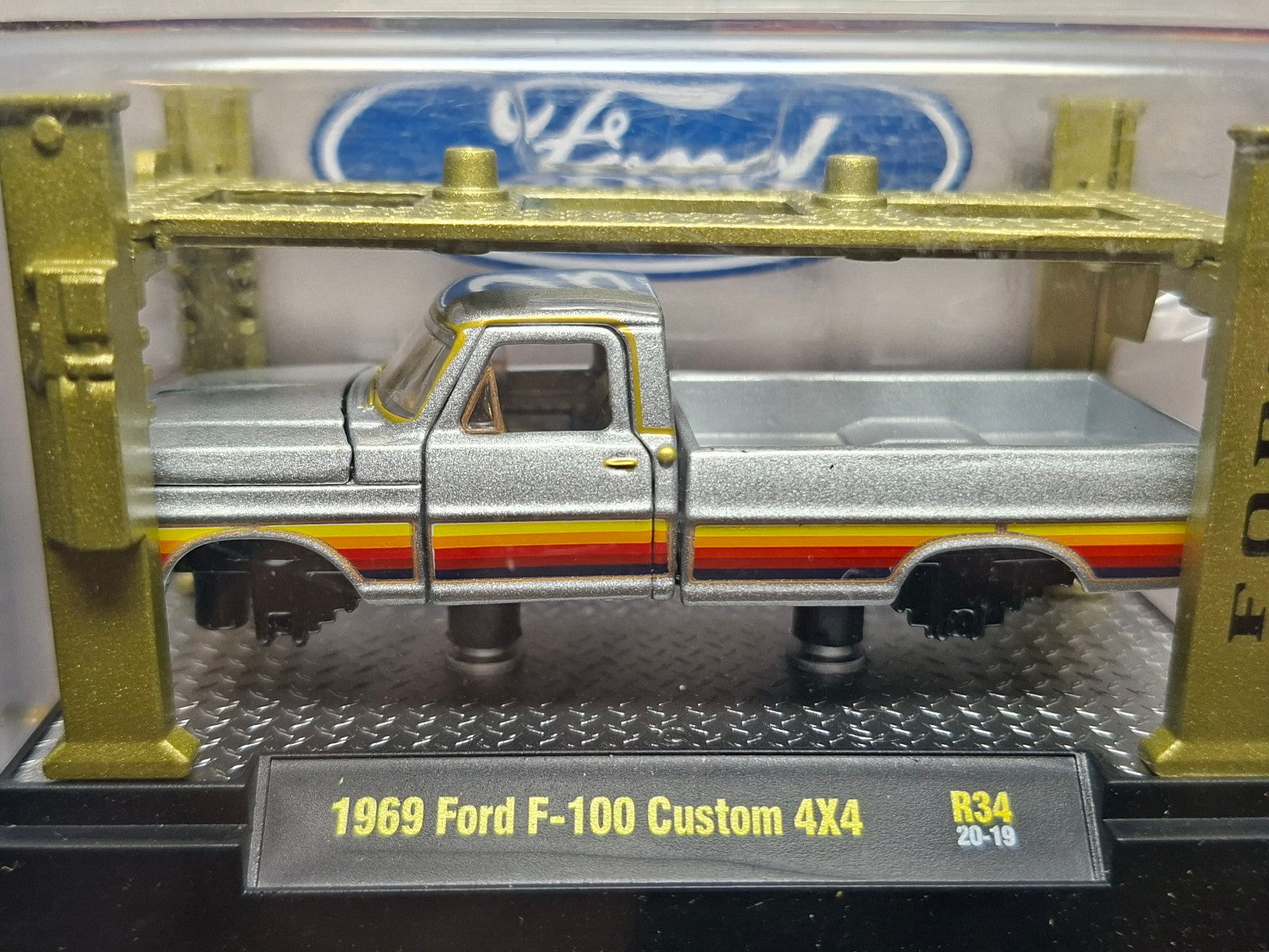 M2 Machines Model Kit 1969 Ford F-100 Custom 4x4 Chase 750pcs (NG05)