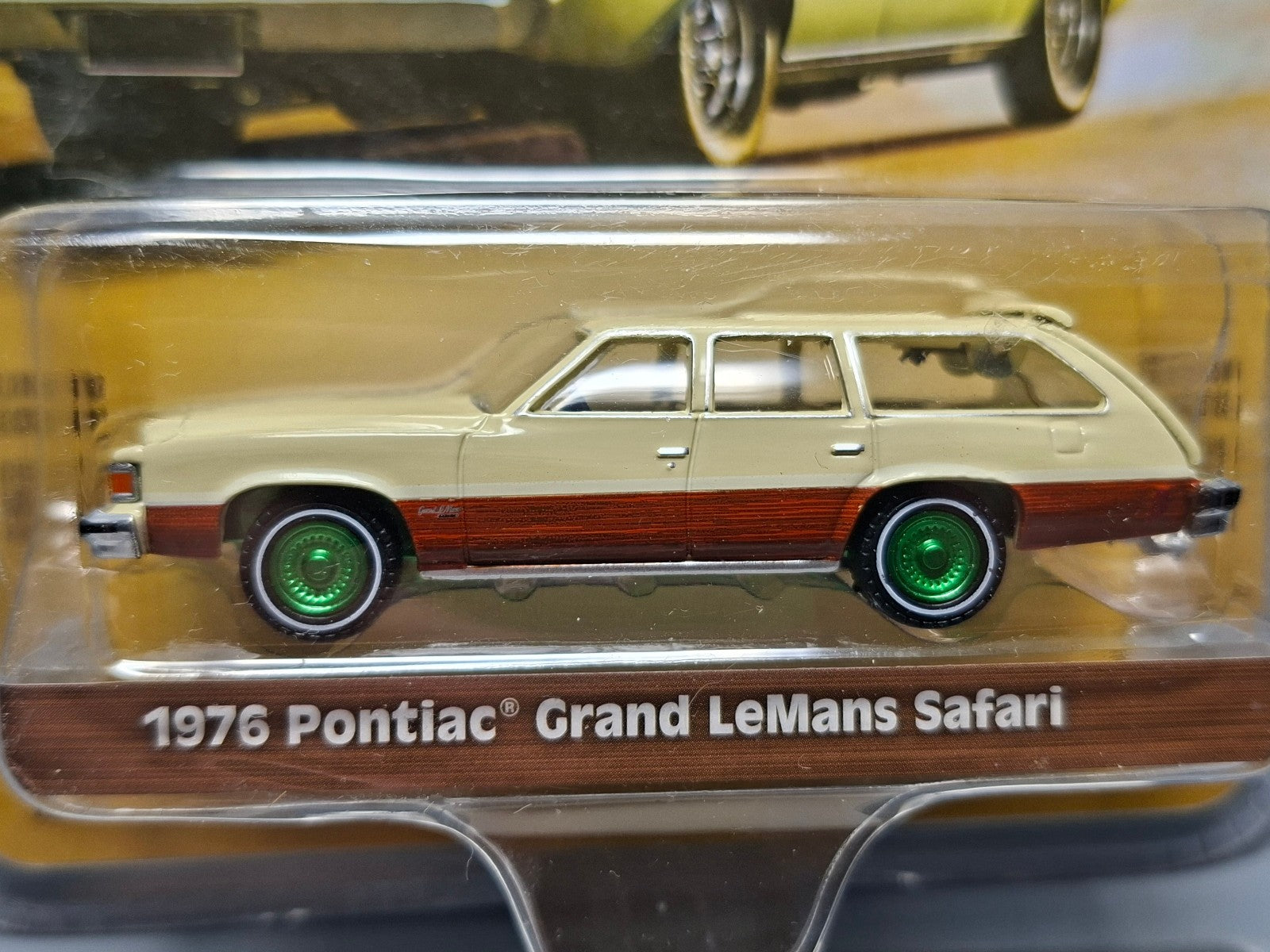 Greenlight Estate Wagons '76 Pontiac  leMans Safari Chase Green Wheels (NG23)