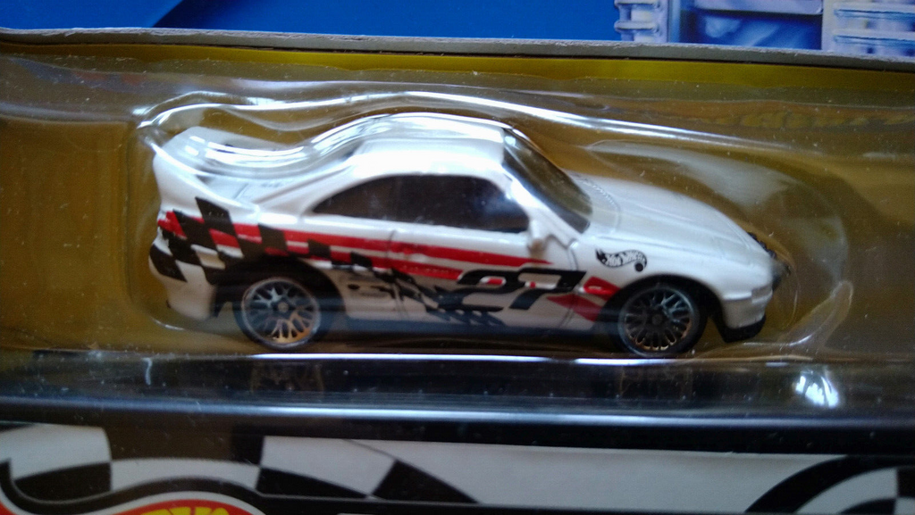 Hot Wheels 2001 pavement pounder Toyota mr2  (C7)