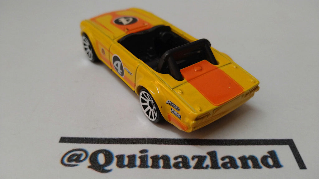 Hot Wheels Triumph tr6 2011-070 (A18)
