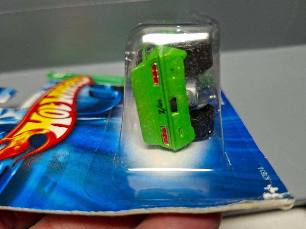 hot wheels 2007  treasure Hunt 1969 Chevrolet Camaro Z28 collector 123 (CP10)