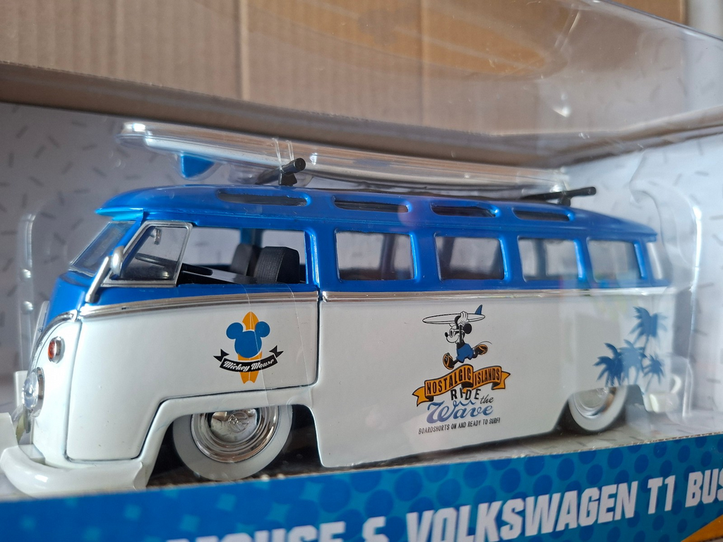 Jada 1/24 1962 Volkswagen T1 Bus & Disney Mickey Mouse Figure White Blue (ET)