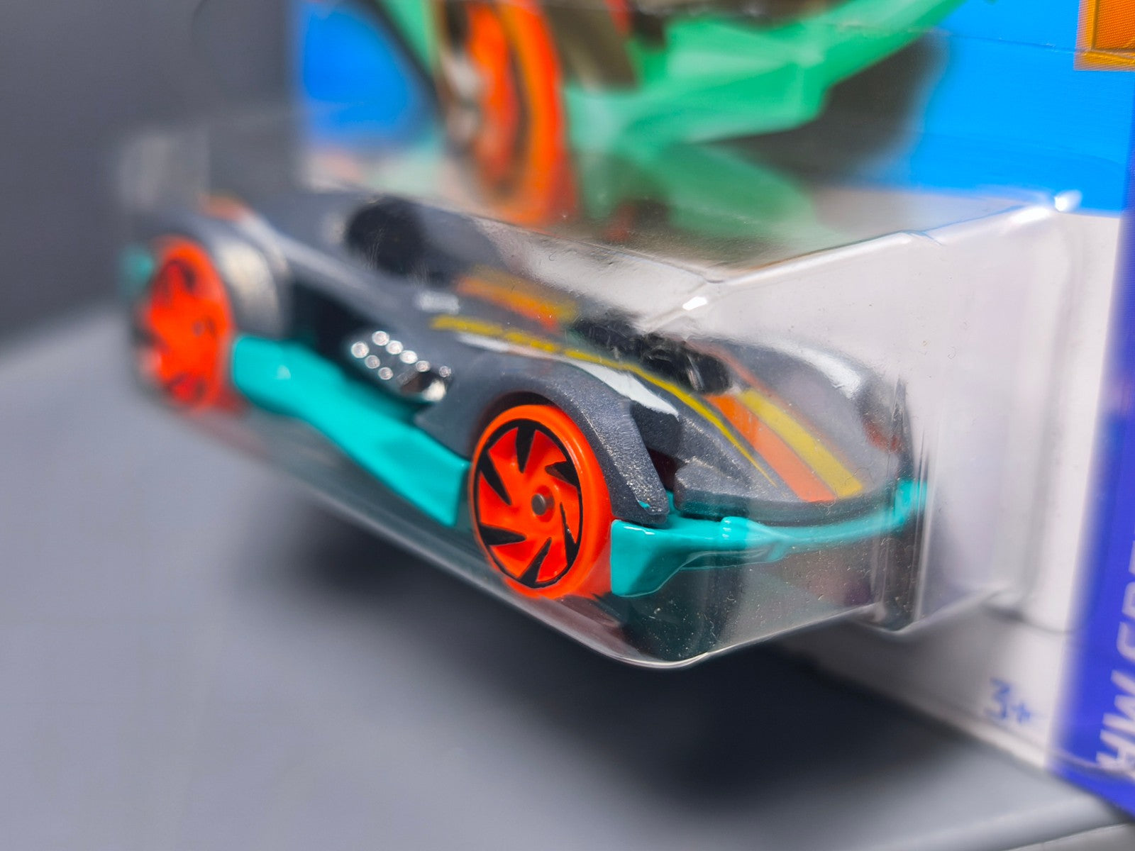 Hot Wheels Roadster bite   2022-022 (NP17)