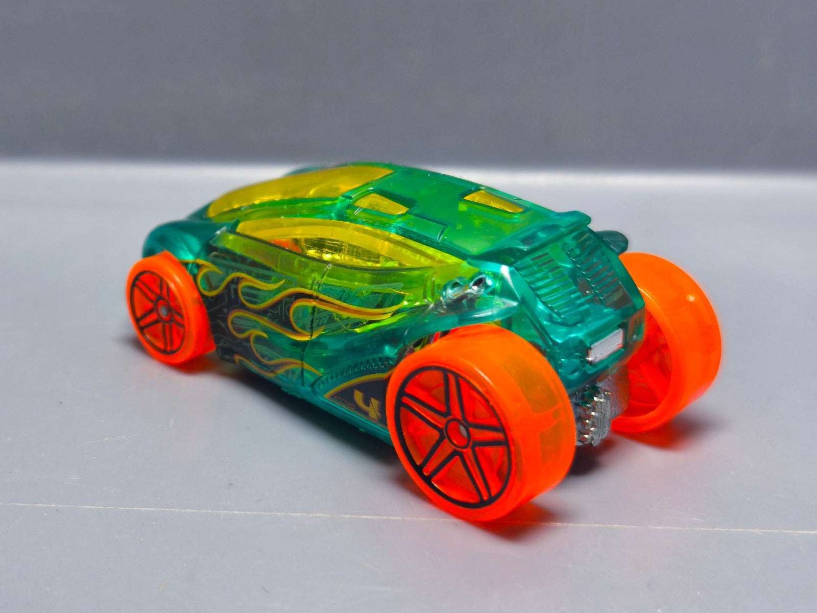 Hot Wheels Vandetta 2014-174  (A01)