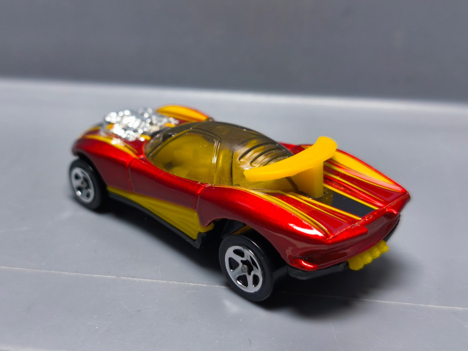 Hot Wheels Flashfire 2008 exclusive play set   (A17)