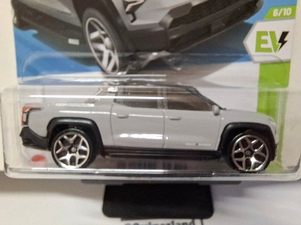 Hot Wheels Silverado EV RST  2025-086 (NP15)