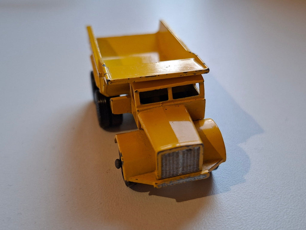 Matchbox Made in england  Euclid quarry dump truck   (A07)