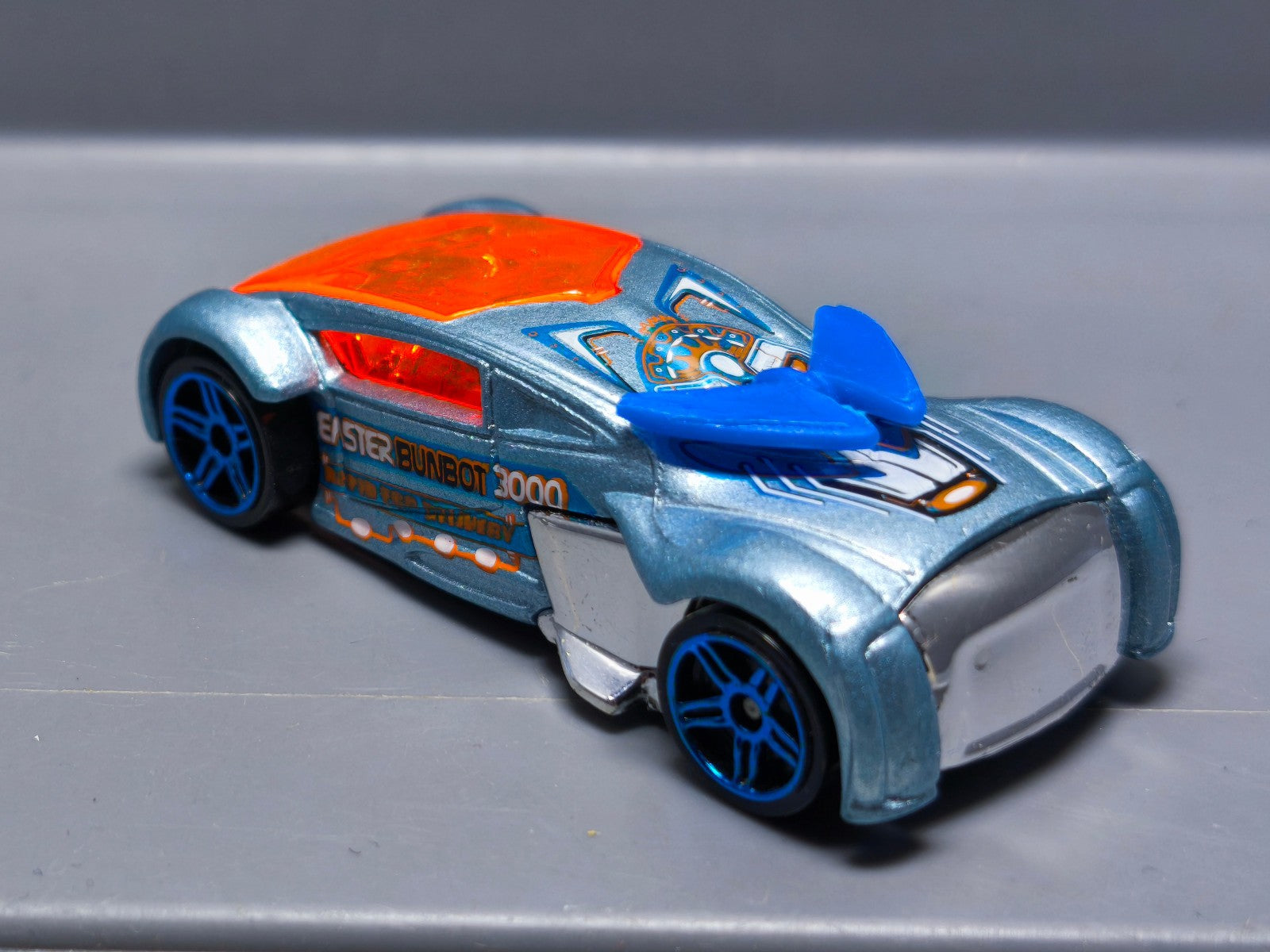Hot Wheels Phantom Racer Easter Egg-Clusive (A05)