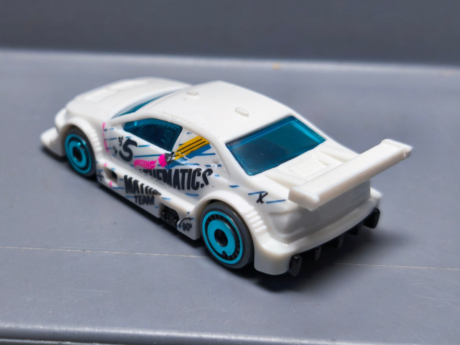 Hot Wheels  Amazoom   2024 multipack    (A02)