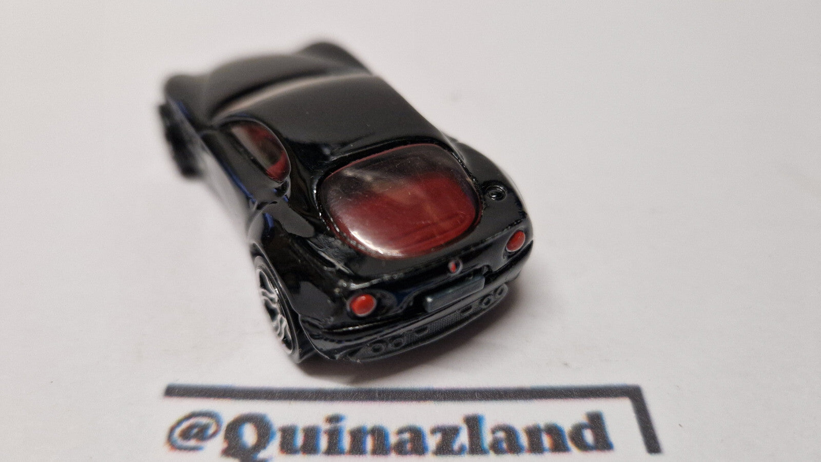 Hot Wheels Alfa romeo 8c 2014-029  (A31)