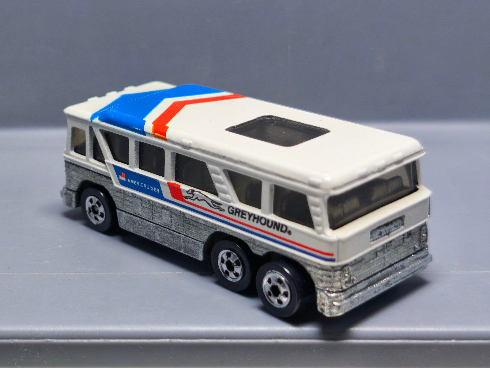 Hot Wheels Greyhound MC-8 1982 version Malaysia   (A09)