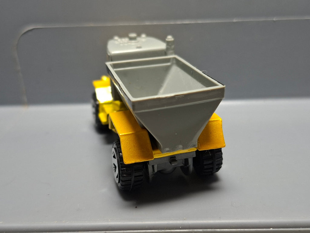 Hot Wheels Oshkosh snowplow version OR5SP thailand 2002-171  (CP05)