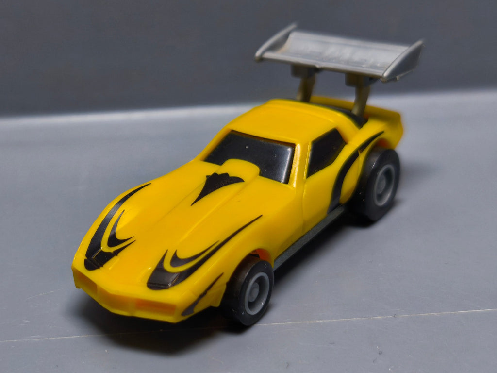Hot Wheels 1982 Corvette Stingray Power Command Racers 1990  (A12)