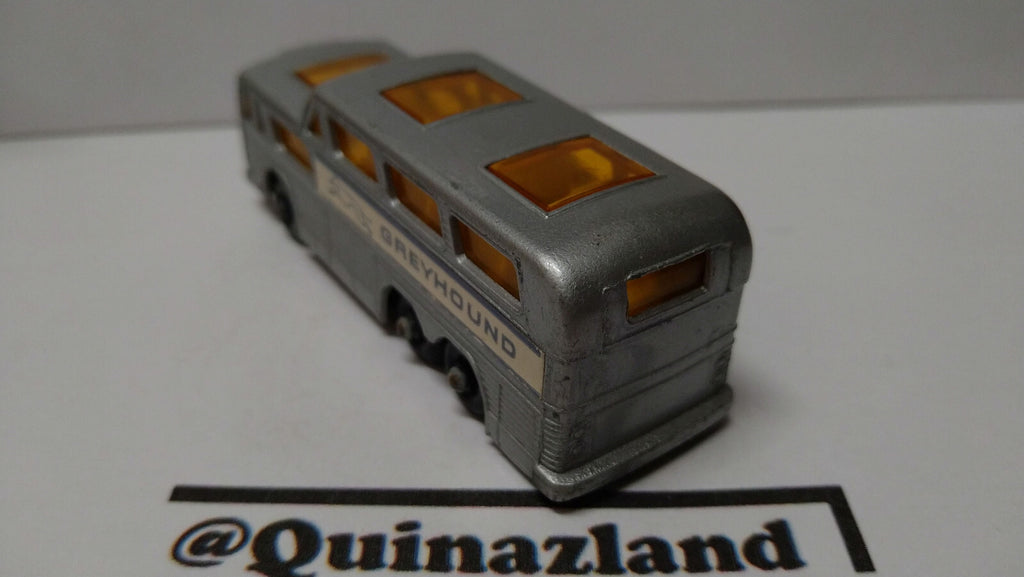 Matchbox Greyhound coach version roues noires base noire (A13)