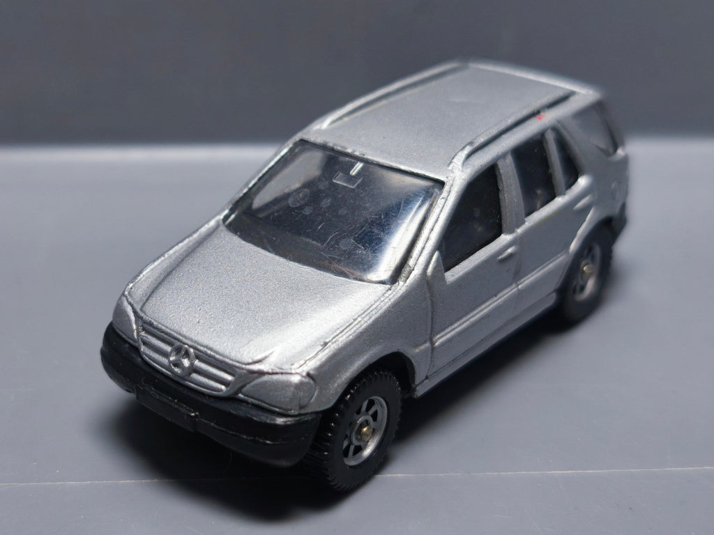 Maisto Mercedes Benz ML-320  (A13)