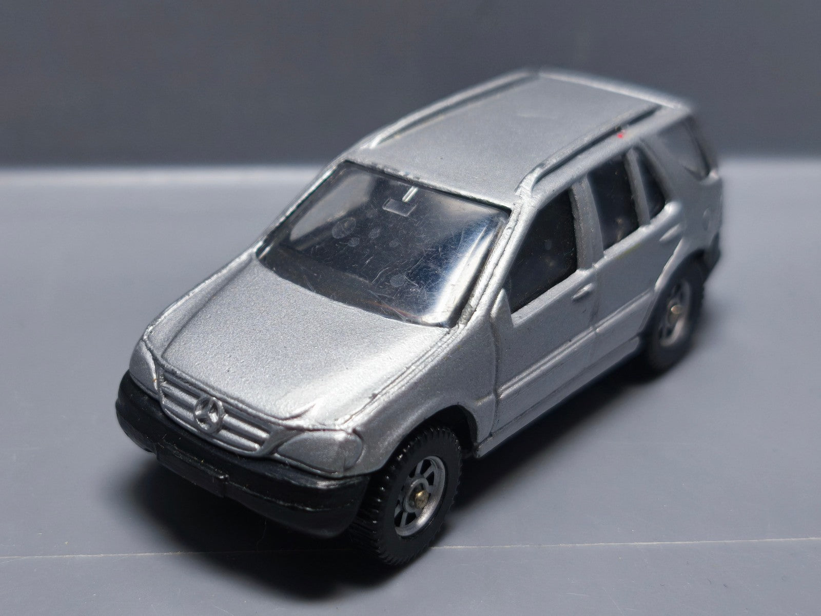 Maisto Mercedes Benz ML-320  (A13)