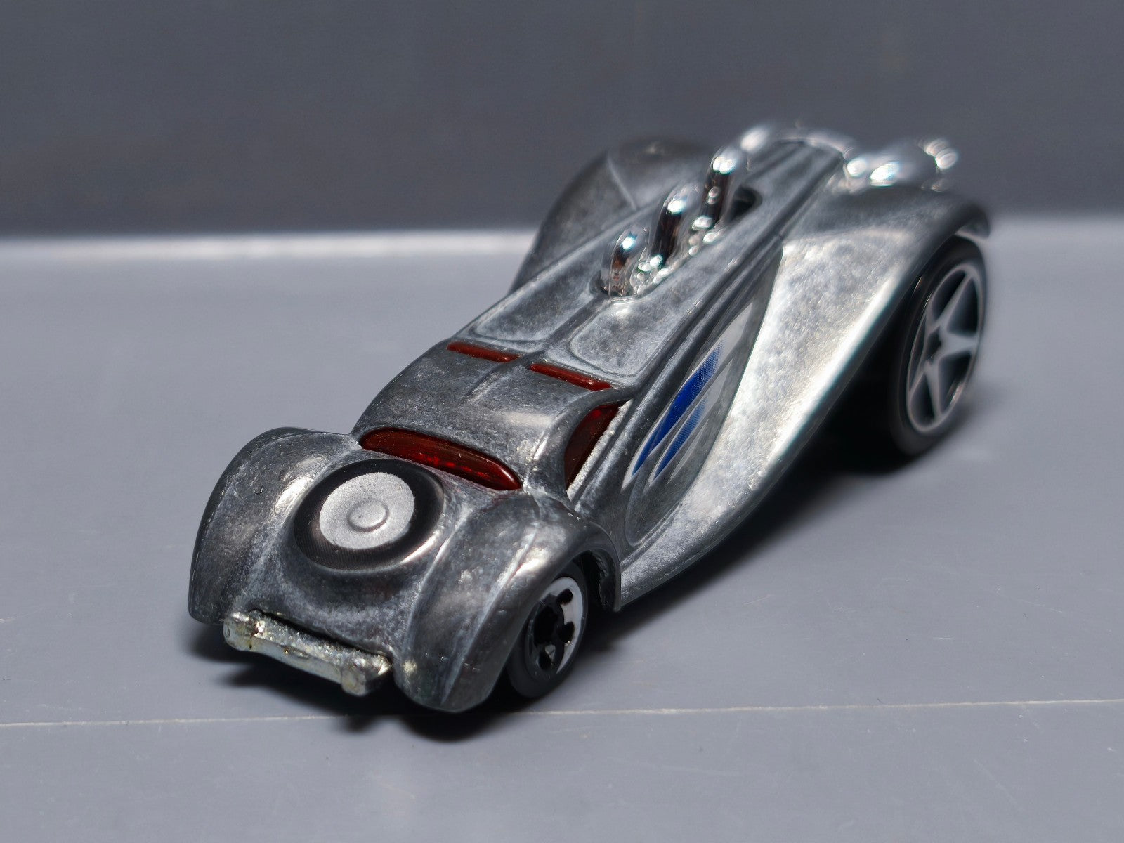 Hot Wheels Grandy lusion zamac 2004-017  (A11)