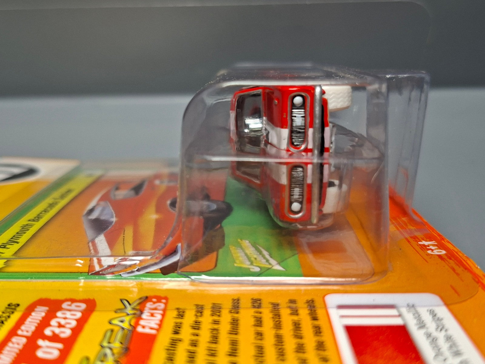 Johnny Lightning White lightning 1967 Plymouth Barracuda Custom  (NG25)