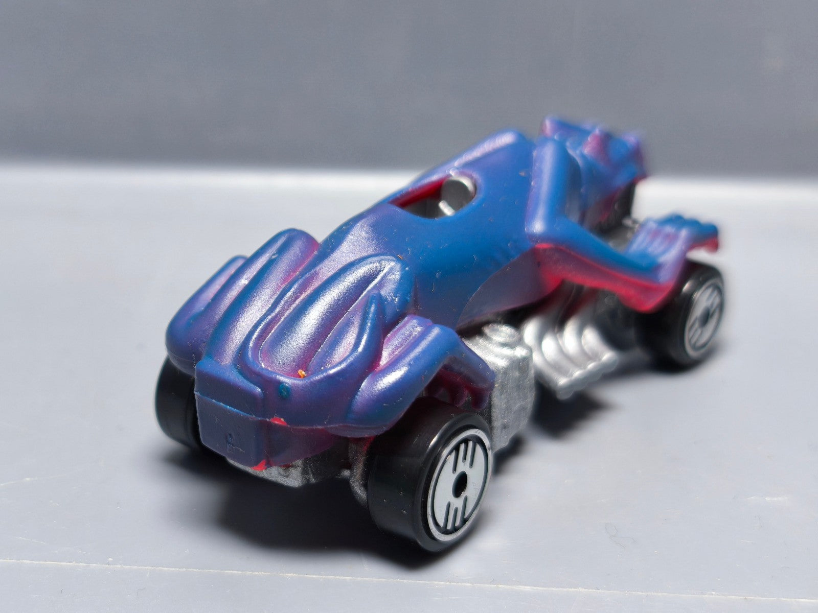 Hot Wheels Cargoyle 1994 Color FX  (A38)