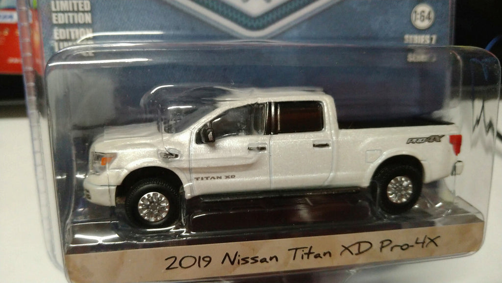 Greenlight Blue Collar 2019 Nissan Titan XD Pro-4X (NG35)