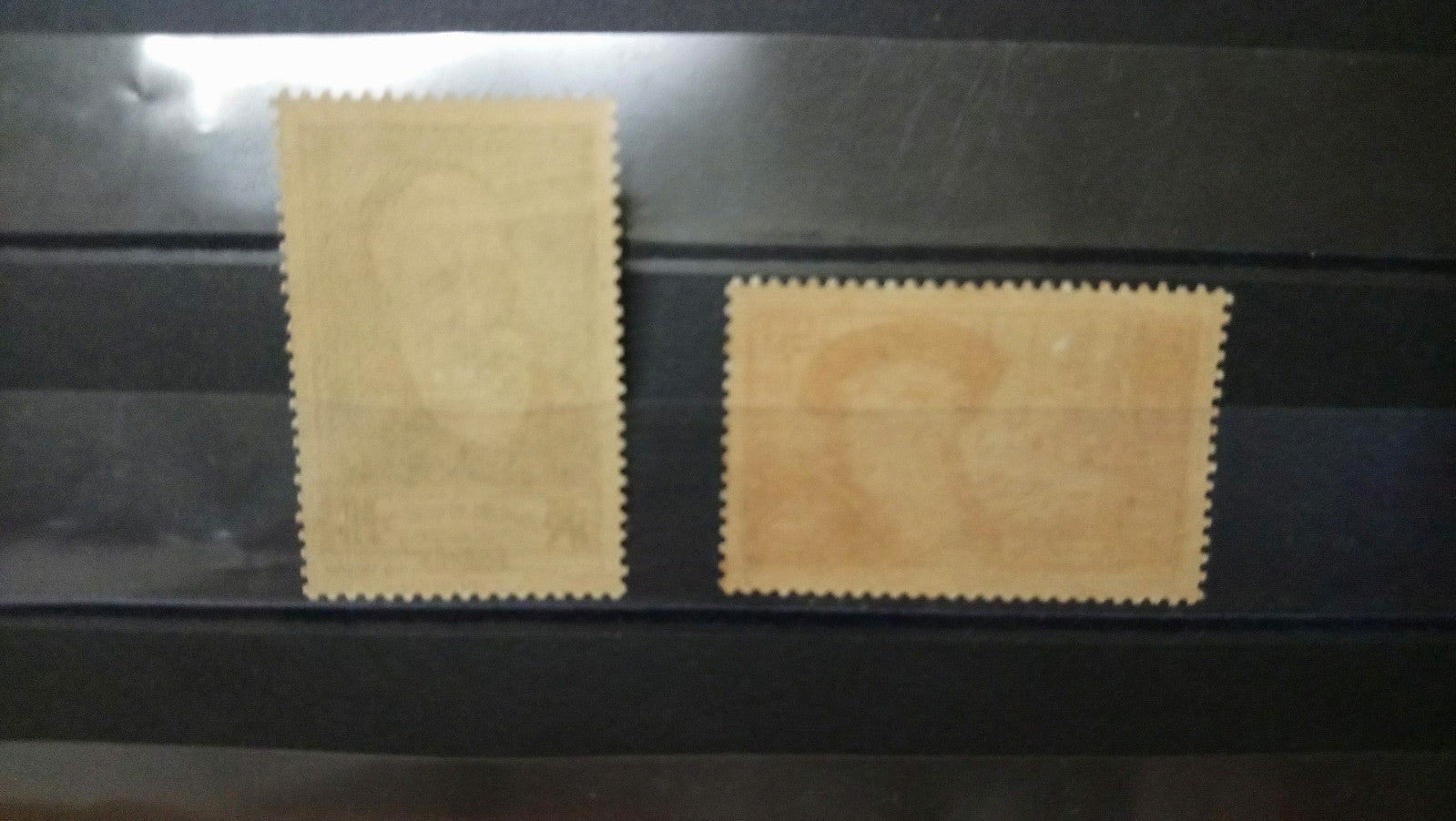 Lot 2 Timbres France Chômeurs intellectuels 1937