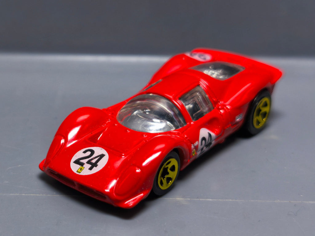 Hot Wheels Ferrari P4 Promo Magazine Allemagne rare chiffres fins   (A38)