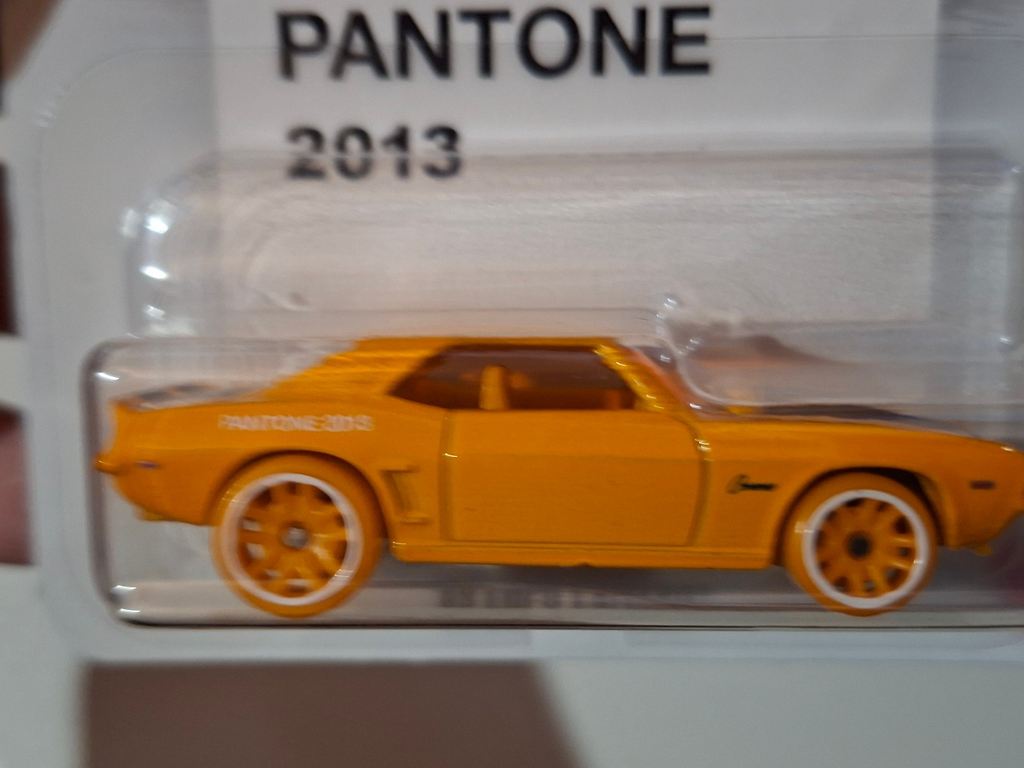 Hot Wheels 2026 Pantone Mix A ’69 Copo Camaro   (NP29)