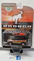 Greenlight Free Wheelin' Bronco Sport with Rooftop Kayak 2022 Ford Bronco (NG36)