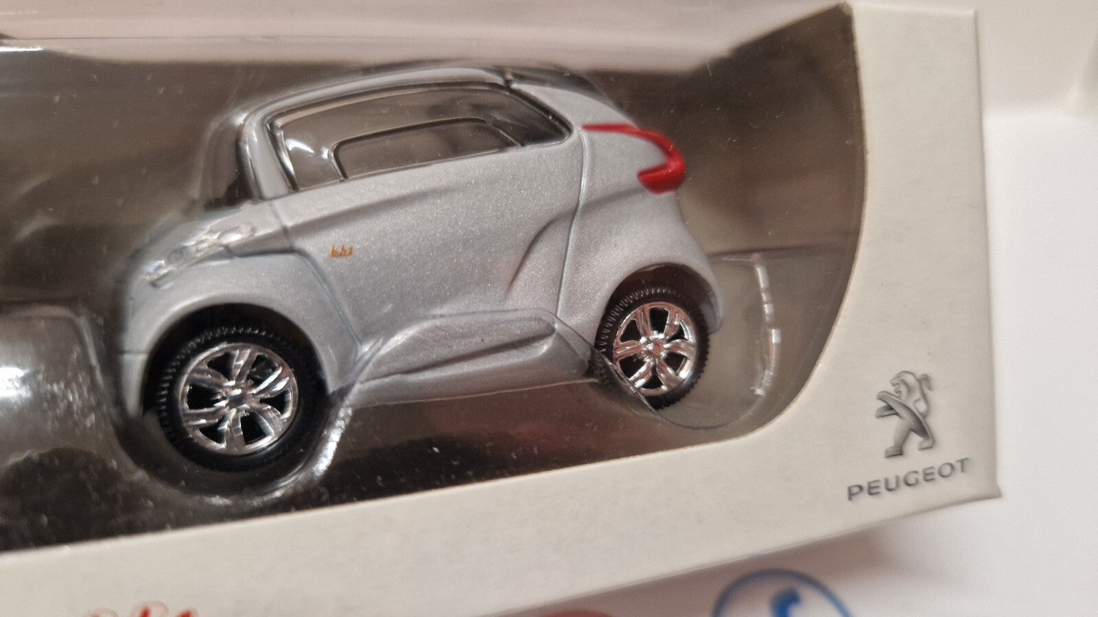 Norev Peugeot concept car bb1  (NP04)