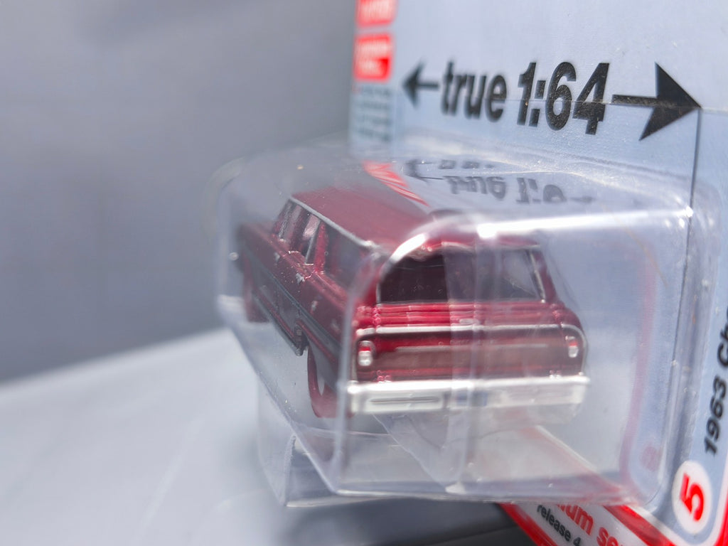 Auto World Muscle wagons chase 1963 chevy II nova 400 wagon  (NG59)