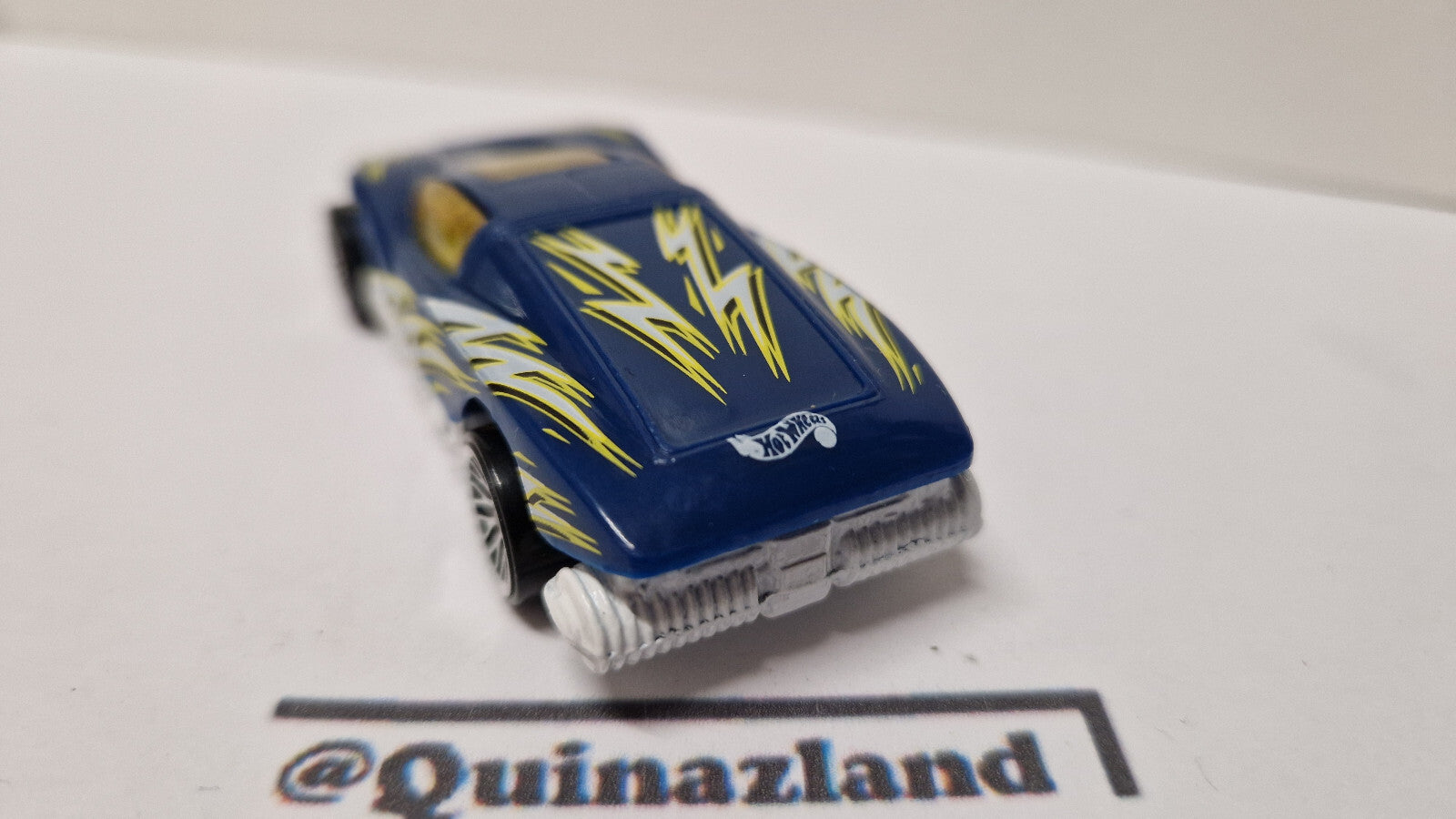 Hot Wheels 2002 kringle's Kruisers Silver bullet    (A29)