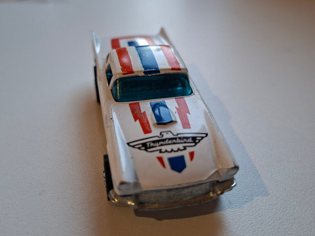 Hot Wheels 1978 flying colors  57 T-bird    (A08)