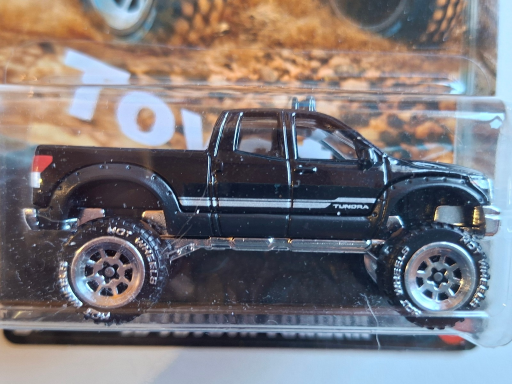 Hot Wheels 2025 Toyota ’10 TOYOTA TUNDRA   (NP49)