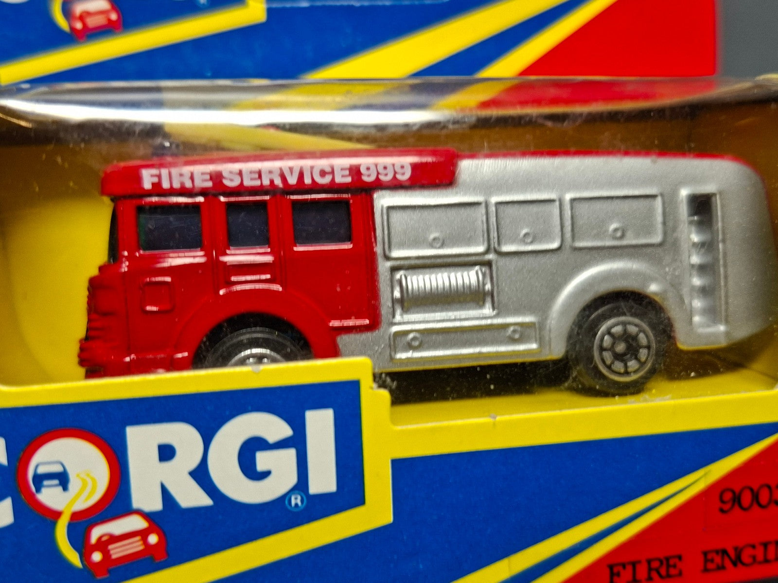Corgi  Fire engine  (CP12)