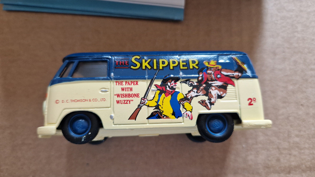 Corgi 1/43 Comic classics the skipper Volkswagen van  (CT05)