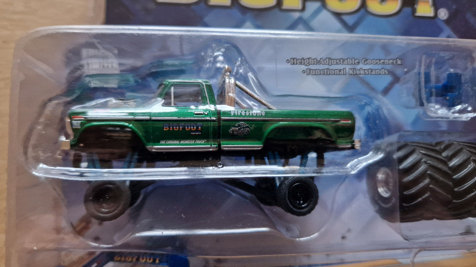Greenlight Bigfoot Chase 1974 Ford f-250 et gooseneck trailer et tires (C12)