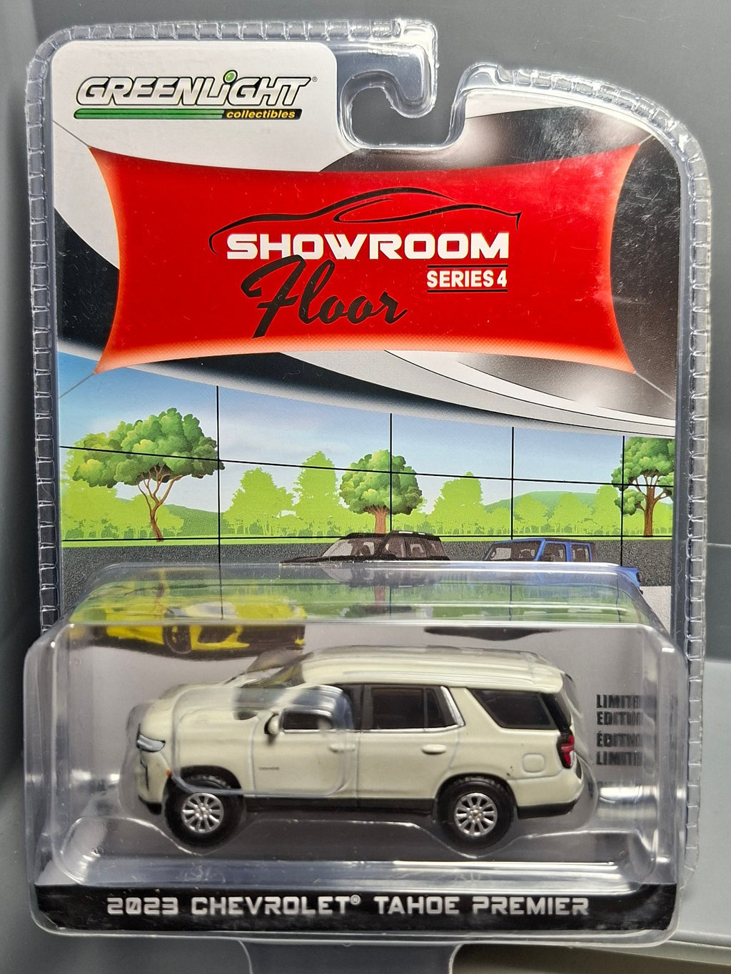Greenlight Showroom Floor Series 4 2023 Chevrolet Tahoe Premier    (NG74)