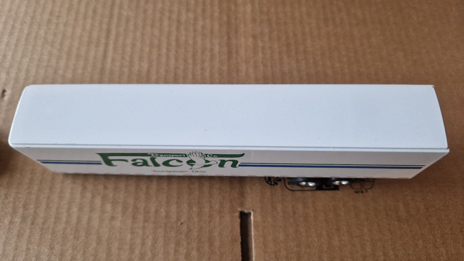 ERTL White GMC aero integral Falcon (NP25)